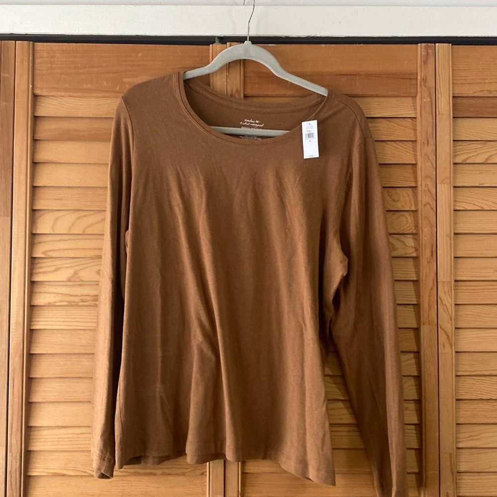 NWT: Banana Republic Timeless Tee Long sleeve